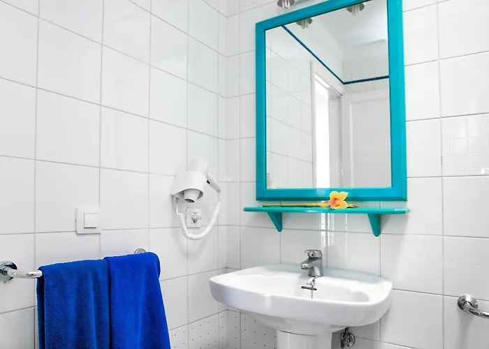 Livvo Oasis بويرتو ذيل كارمين